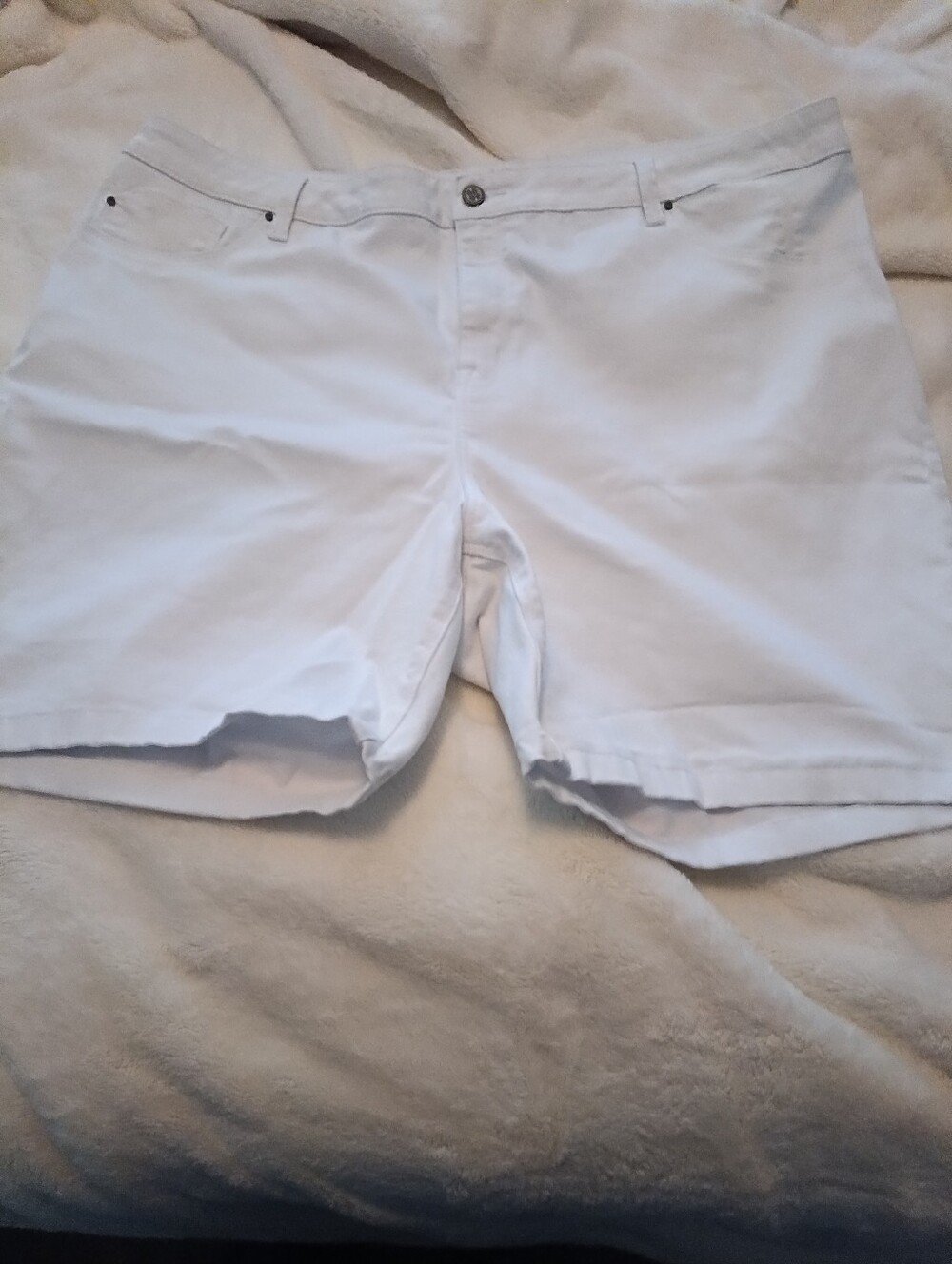 Laurie Felt Los Angeles White Casual Shorts Excellent Condition Waist 44 Inches
